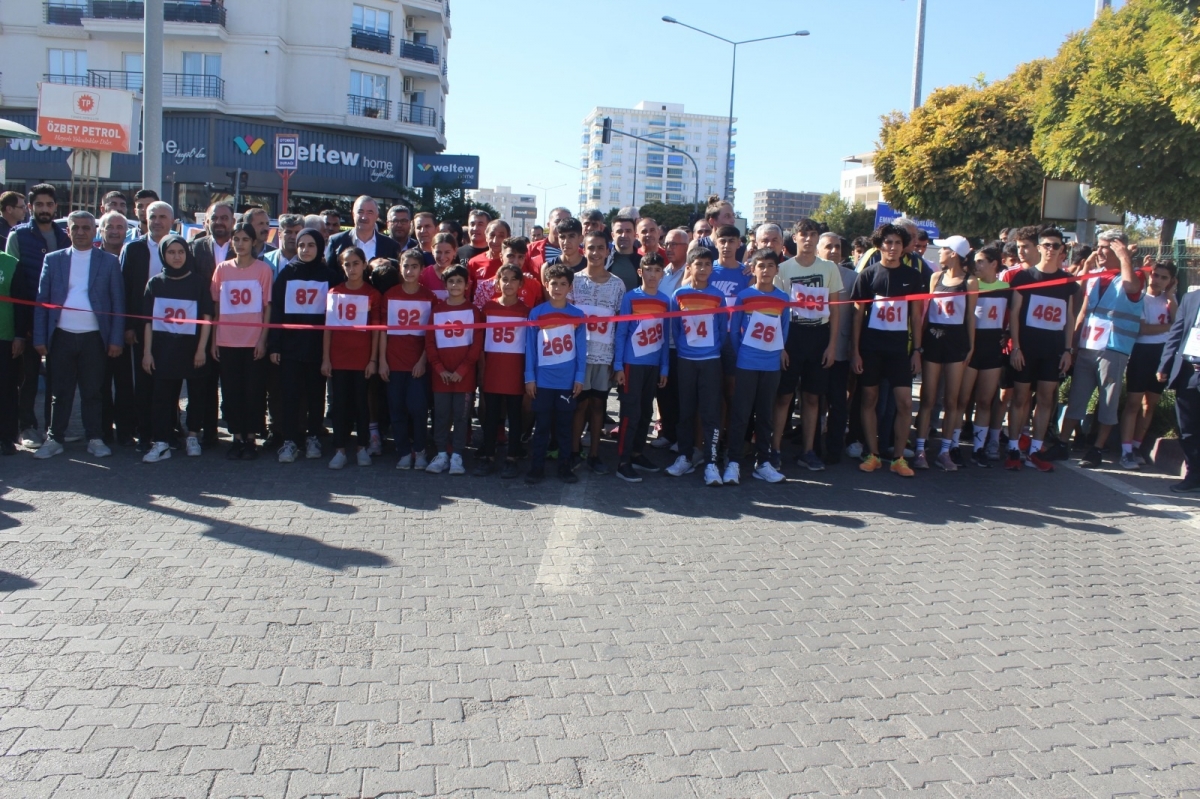 Kahta’da atletizmciler bağımlılıkla mücadele için koştular