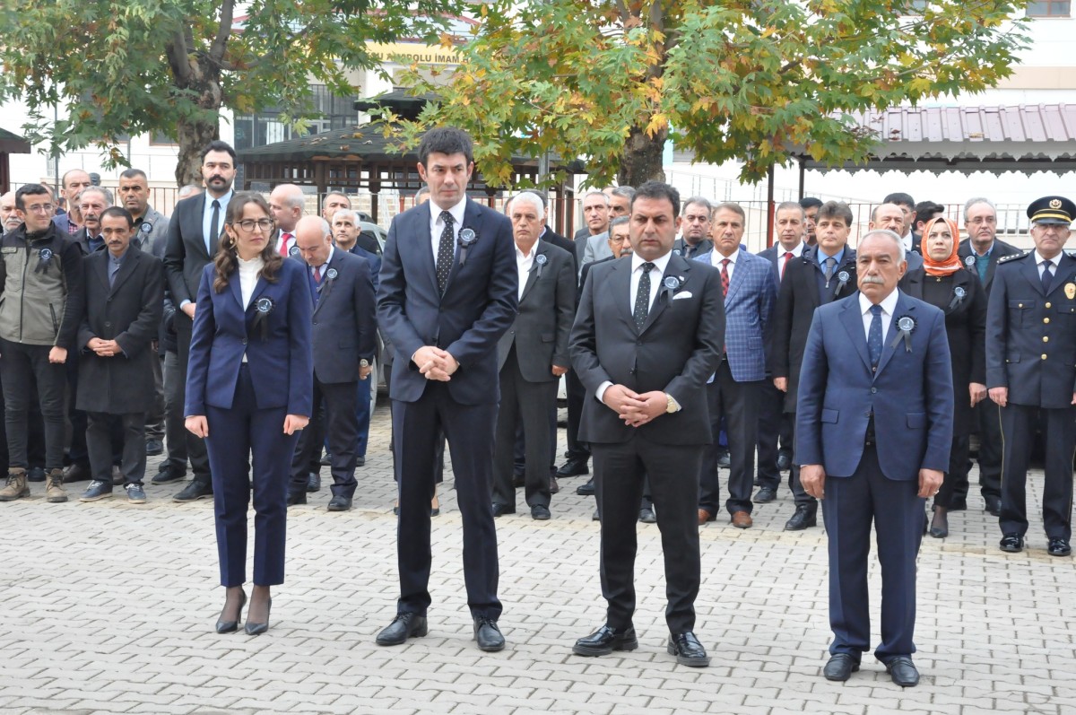 Gölbaşı'nda 10 Kasım töreni
