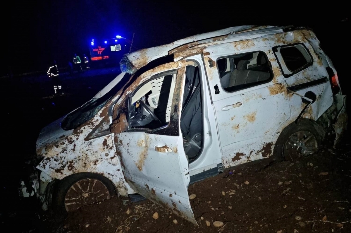 Şarampole devrilen hafif ticari aracın sürücüsü öldü
