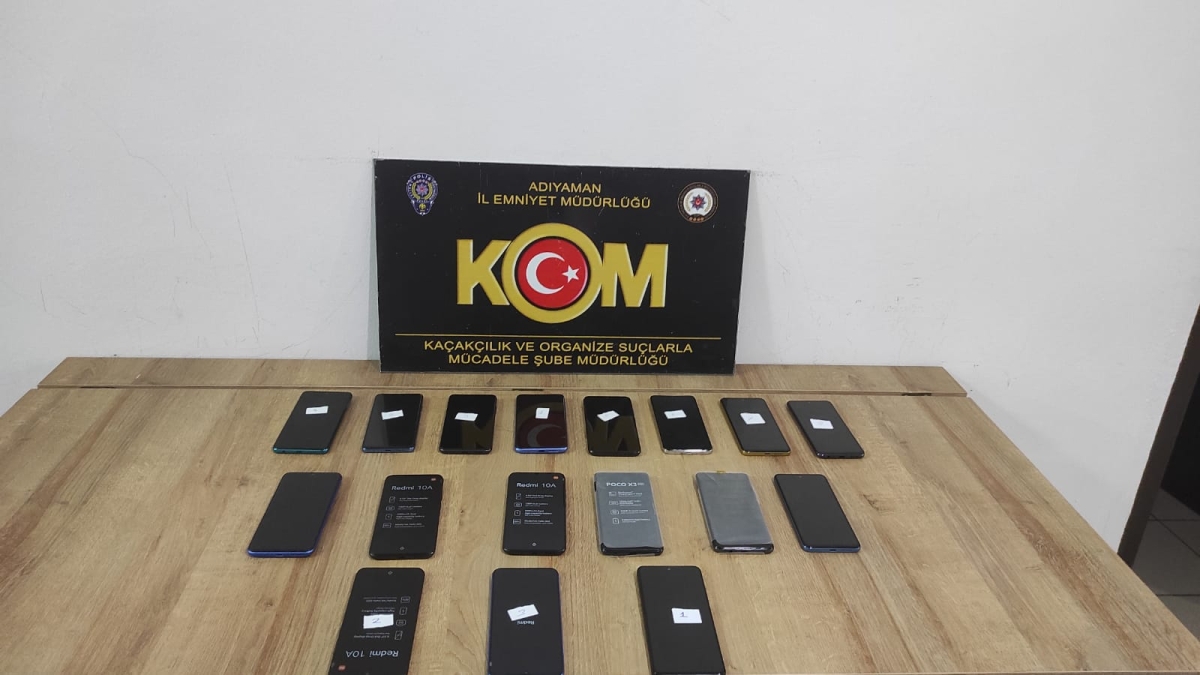 Adıyaman'da kaçak telefon ele geçirildi.