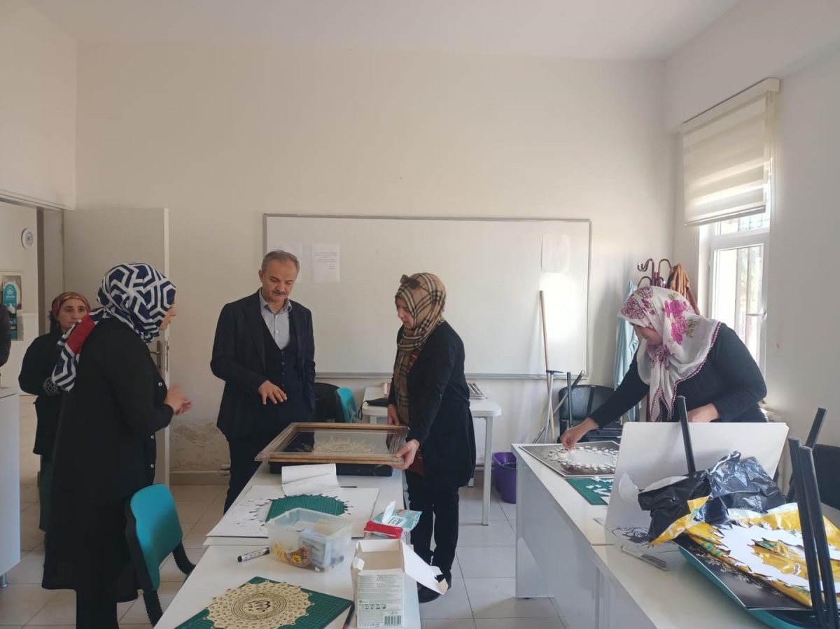 Başkan Kılınç, Kadın ve Gençlik Merkezini ziyaret etti
