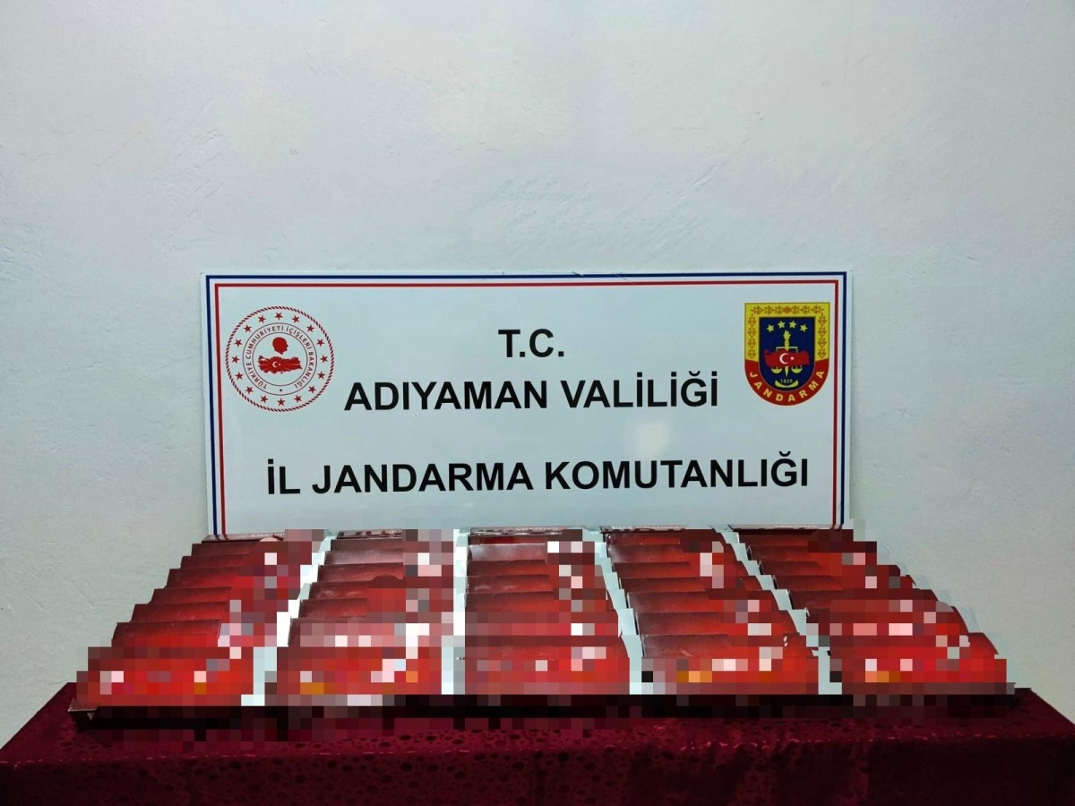 Adıyaman'da 400 paket bandrolsüz sigara ele geçirdi