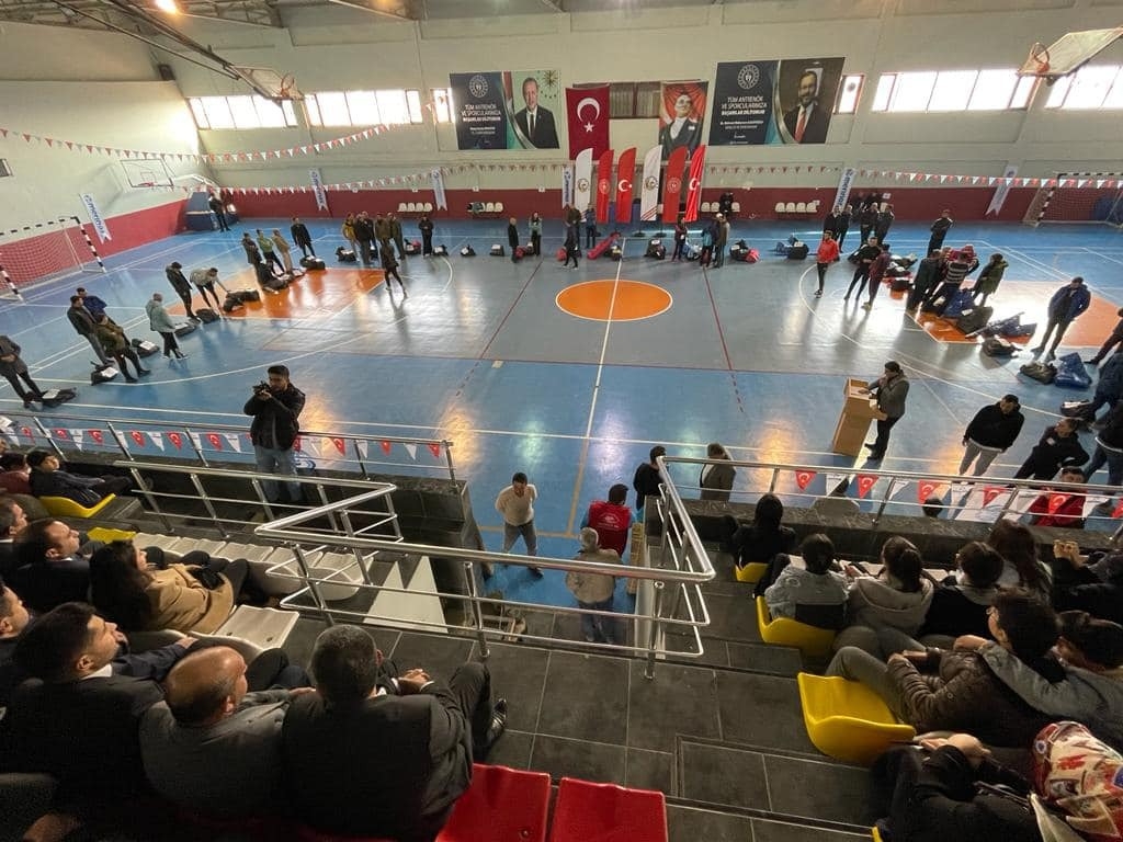 Erdemoğlu’ndan Besni sporuna büyük destek