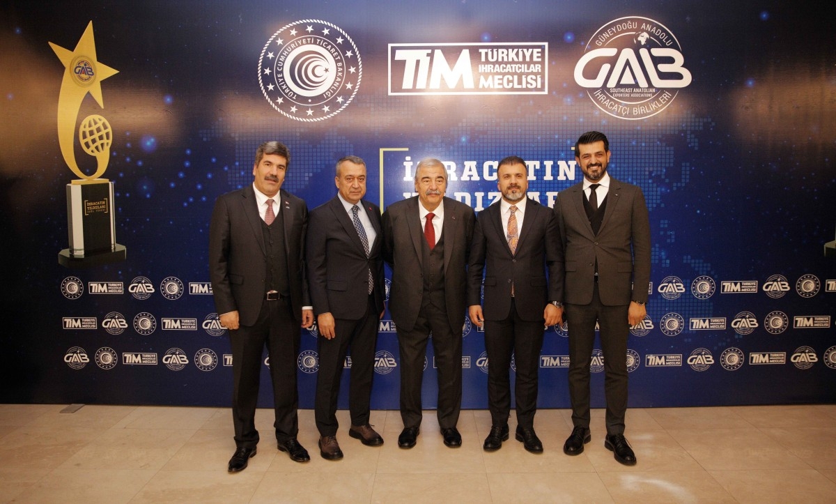 SANKO Dış Ticaret A.Ş. ve SANKO Tekstil’e ihracatın yıldızı ödülü
