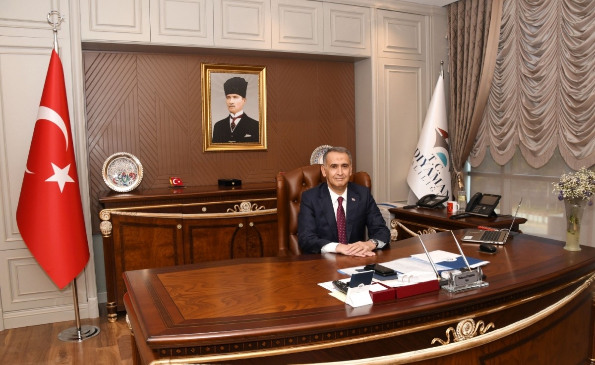 Vali Çuhadar, yeni yıl mesajı yayımladı