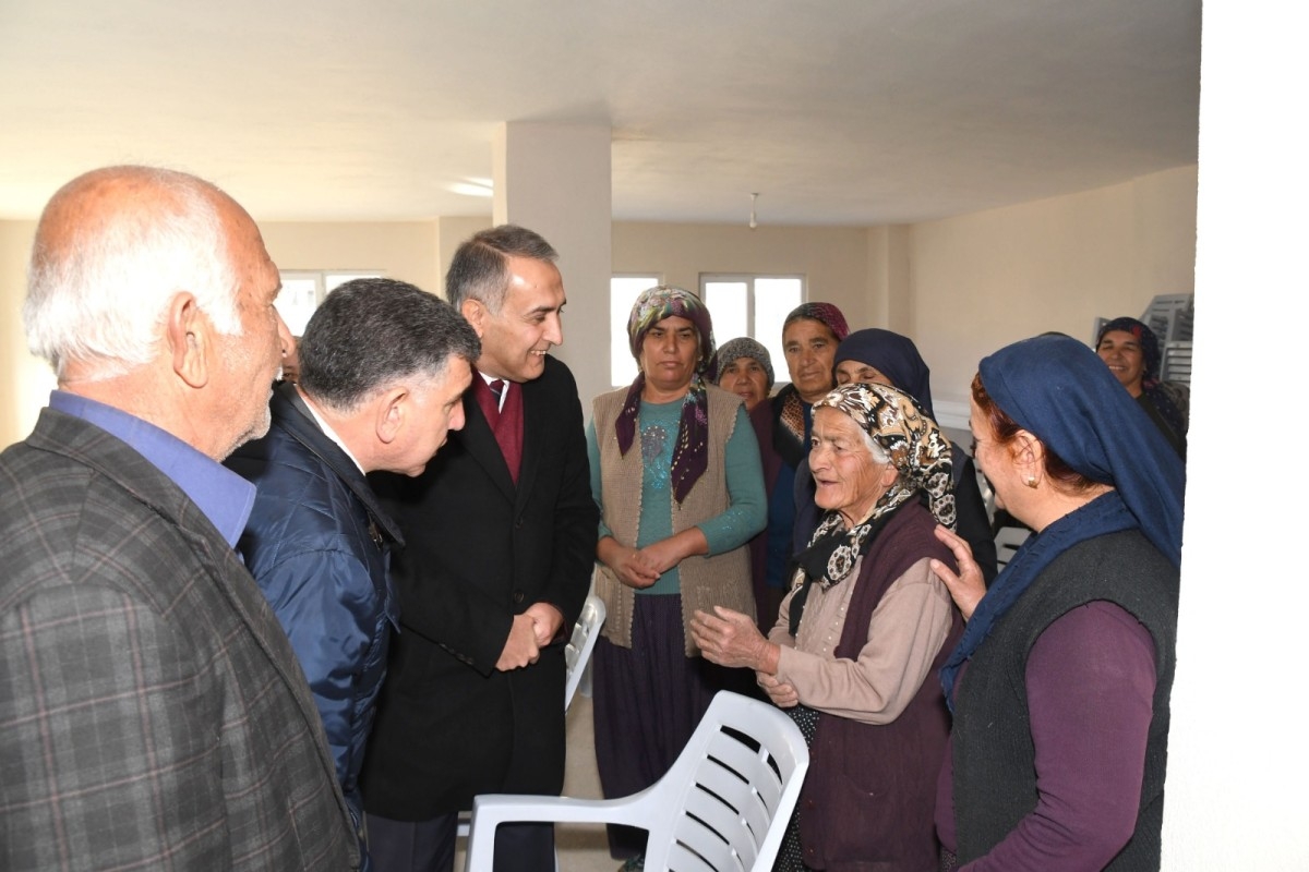 Vali Çuhadarı'n Köy ziyaretleri Devam ediyor