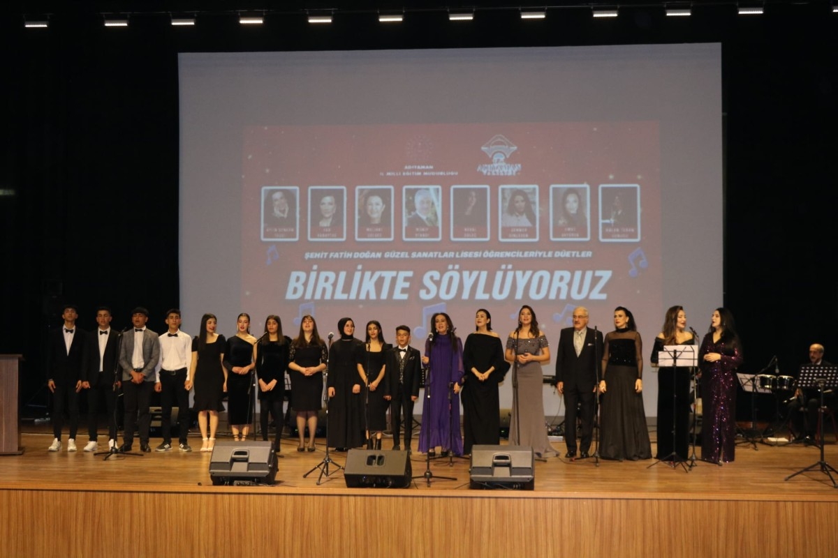 Adıyaman'da Türk sanat müziğinin sevilen isimleri sahne aldı 