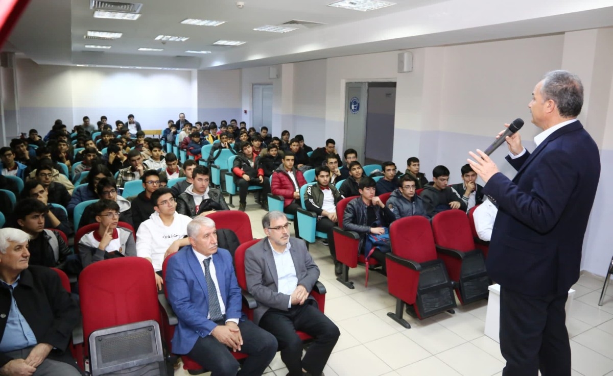Başkan Kılınç, 'Gençlik Makamı'nda öğrencilerle buluştu