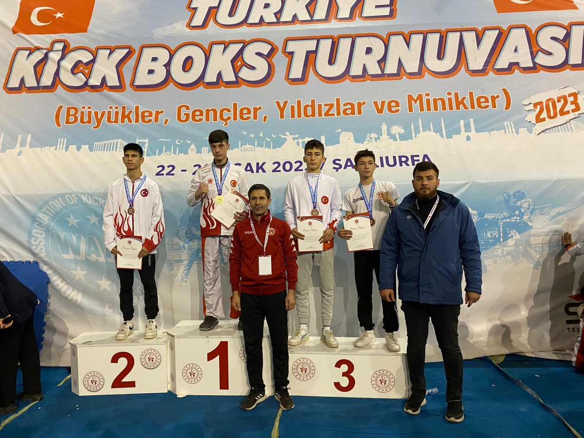 Demir Yumruklardan 1 Altın 1 Bronz Madalya