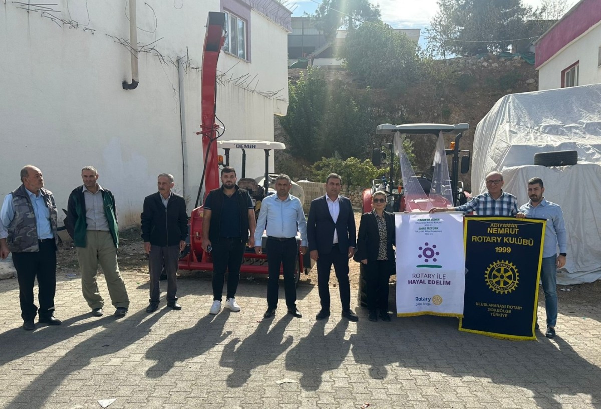 ROTARYDEN SÜT BİRLİĞİNE TRAKTÖR VE SİLAJ MAKİNESİ DESTEĞİ