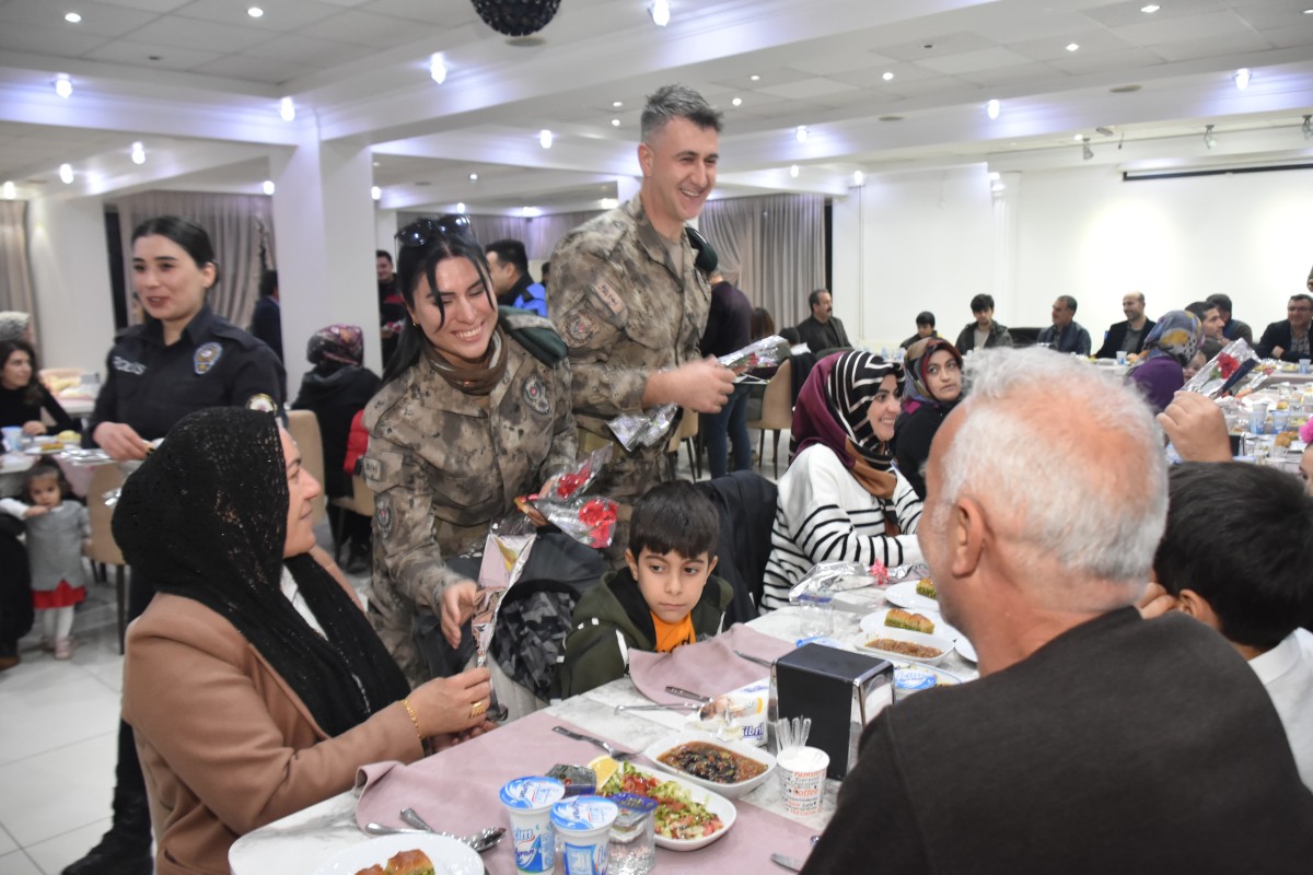 Adıyaman Emniyeti Öğretmenleri Unutmadı