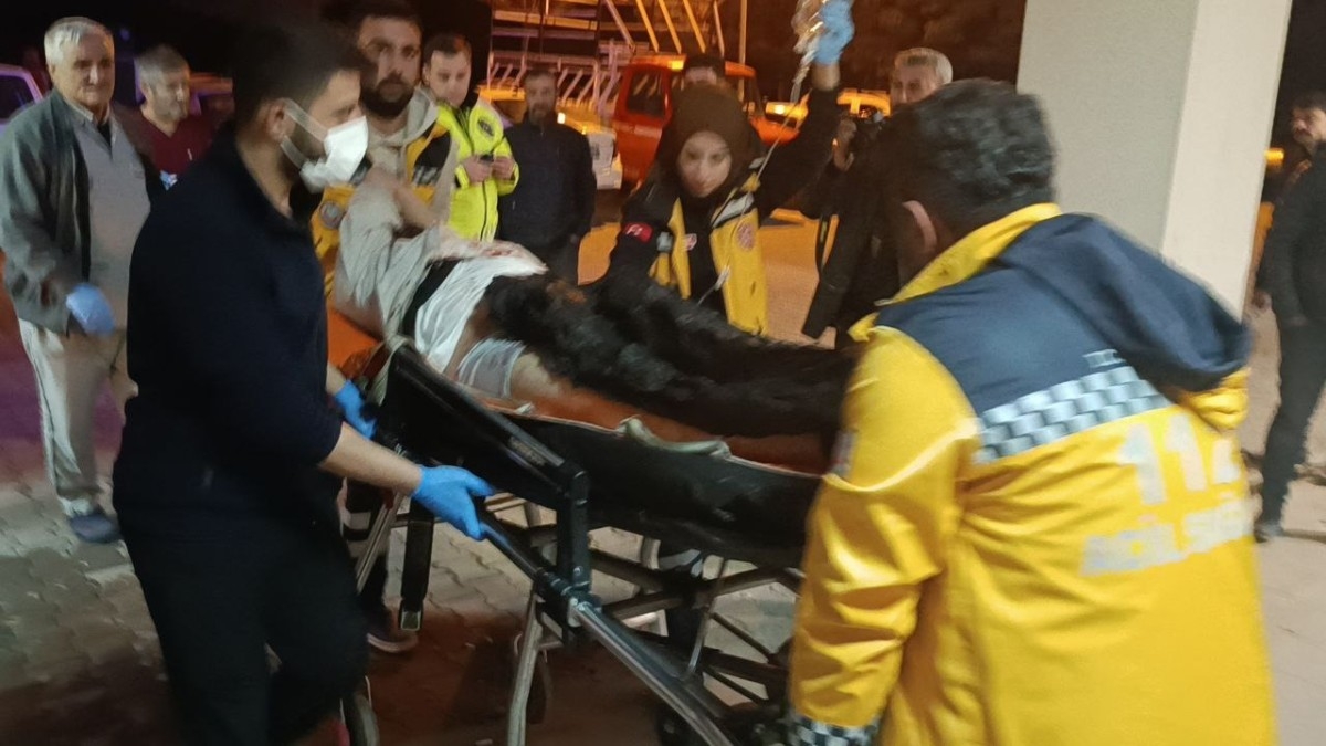 Fabrikada alacak verecek kavgası: 2 yaralı