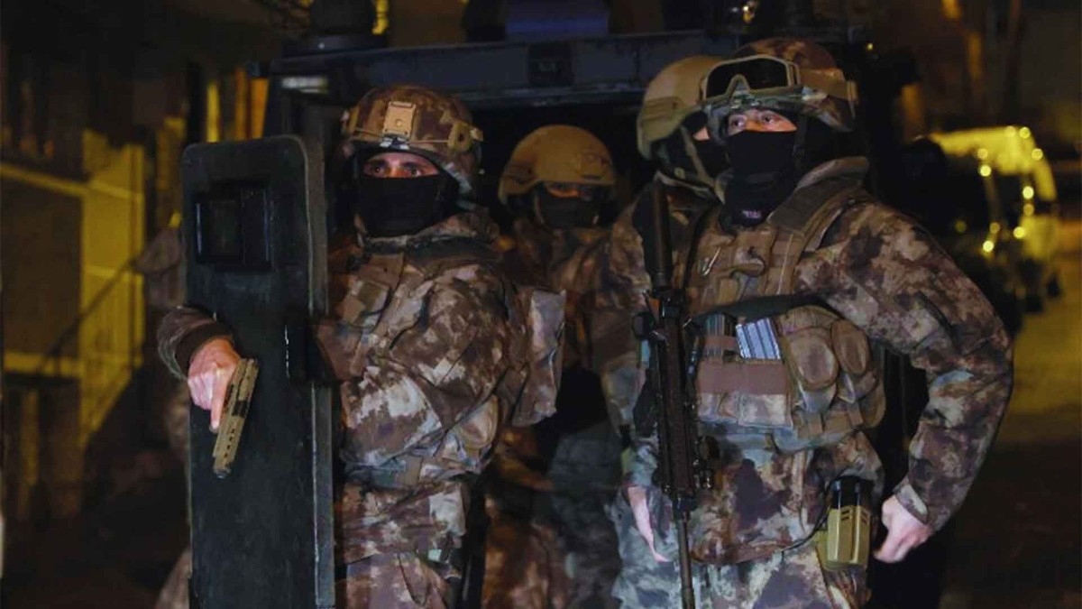 24 bin 483 personelle Çember-7 Operasyonu yapıldı: 1034 firari yakalandı  - Videolu Haber