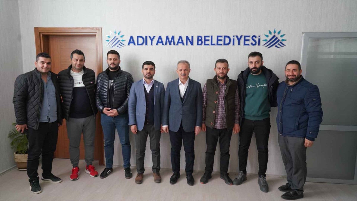 Üniversite öğrencileri vergisiz cep telefonunu nasıl alacak?