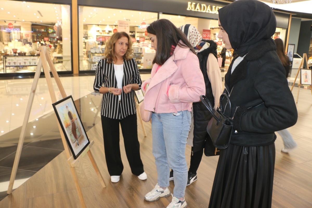 Hanbay'dan Adıyaman'ın 100 yıllık giysi ve takılarını yansıtan resim sergisi 