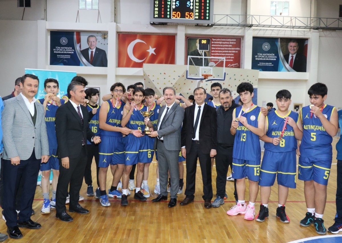 Altınşehir Anadolu Lisesi şampiyon oldu