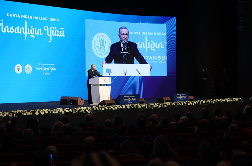 Erdoğan: İsrail, Gazze’de insanlığın yüzünü kızartacak canilikte katliamlara imza atıyor