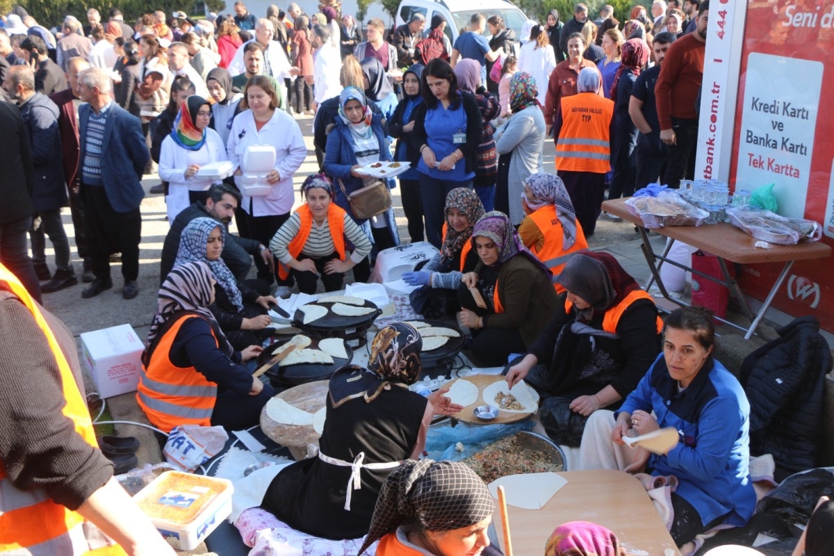 Sağlıkçılardan Gazze için kermes