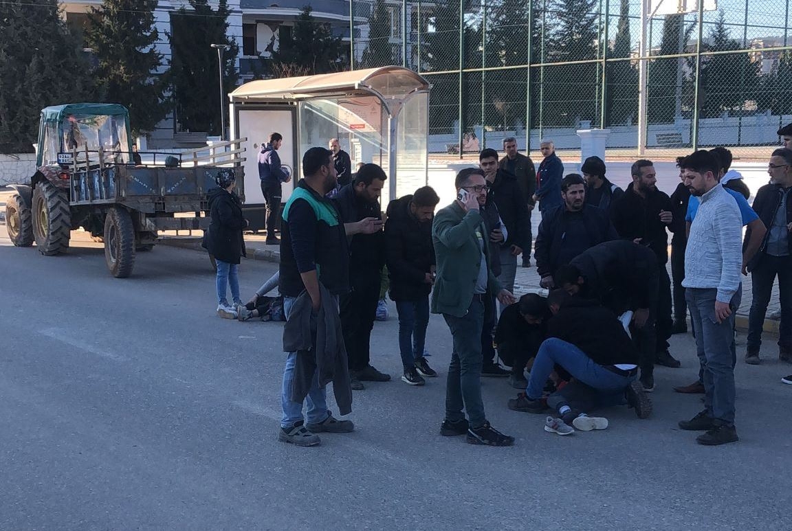 Traktörün çarptığı çocuk hayatını kaybetti, annesi ağır yaralandı