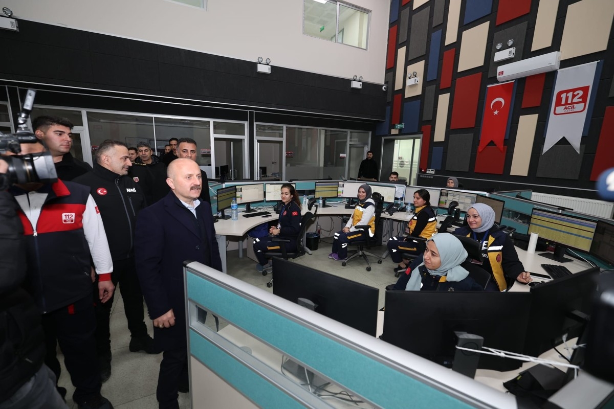 Vali Dr. Varol AFAD ve 112 Acil Çağrı Merkezi'ni ziyaret etti