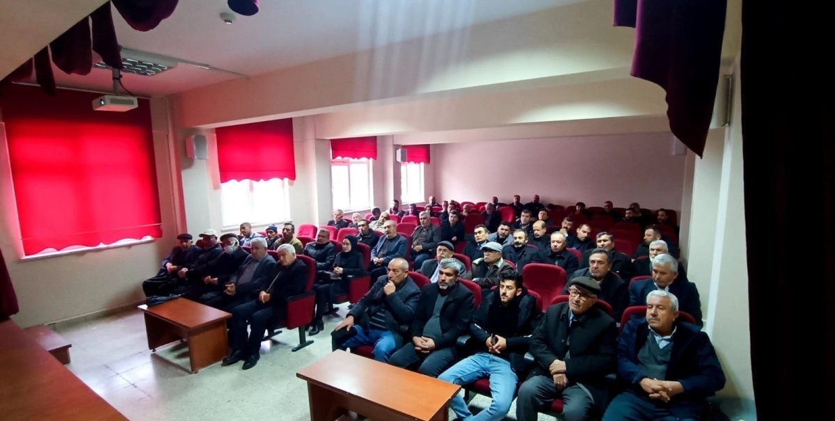 Besni'de çiftçilere yüzde 50 hibe bilgilendirmesi yapıldı