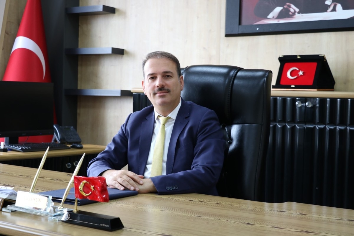 Milli Eğitim Müdürü Ali Tosun yarıyıla girerken teşekkür mesajı yayımladı