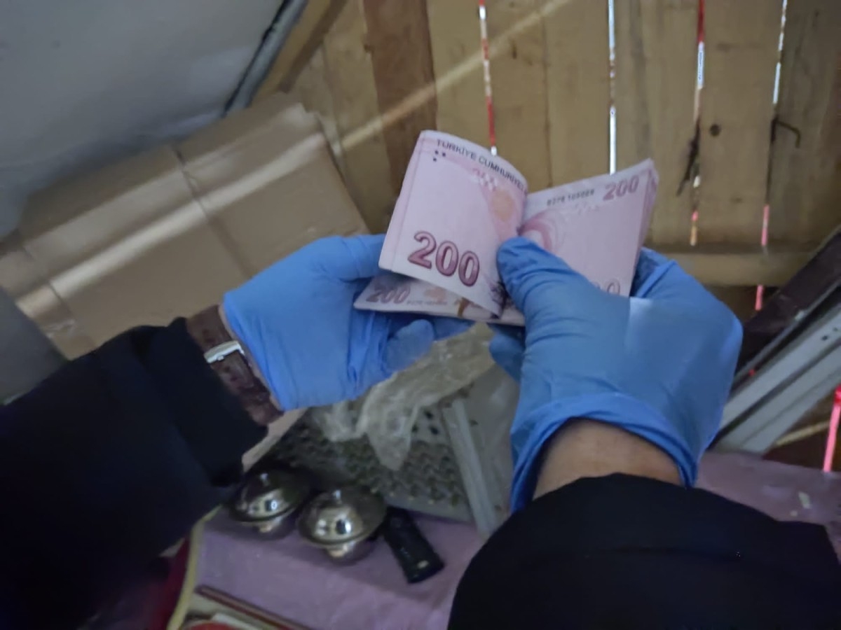 Piyasaya sahte para sürmek isteyen 5 şüpheli gözaltına alındı  - Videolu Haber