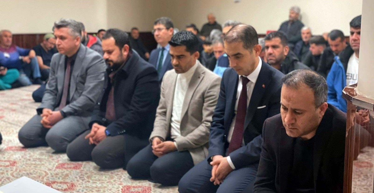 Depremde hayatını kaybedenler için Mevlid-i Şerif okundu