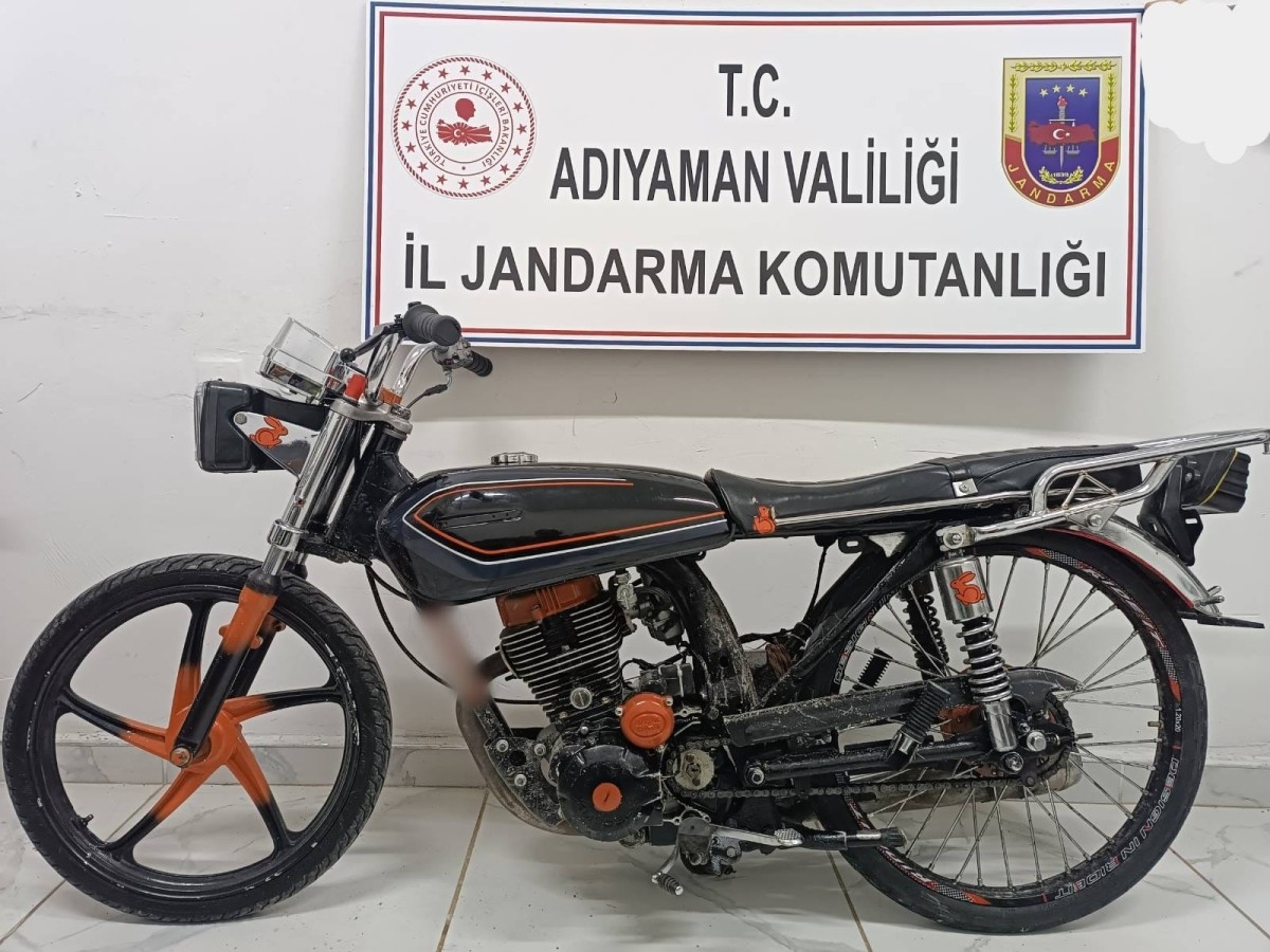 'Dur' ihtarına uymayan sürücü kovalamacayla yakalandı