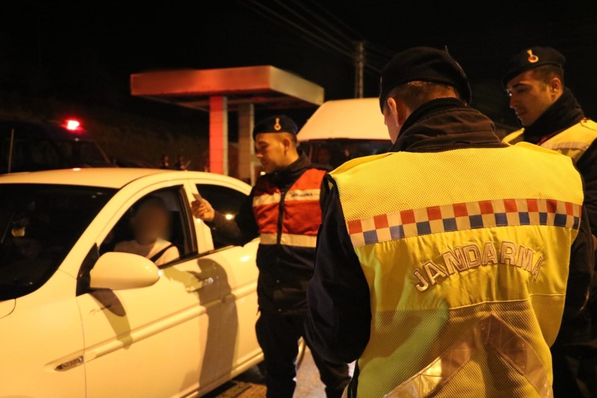 Adıyaman'da uyuşturucuya 3 gözaltı