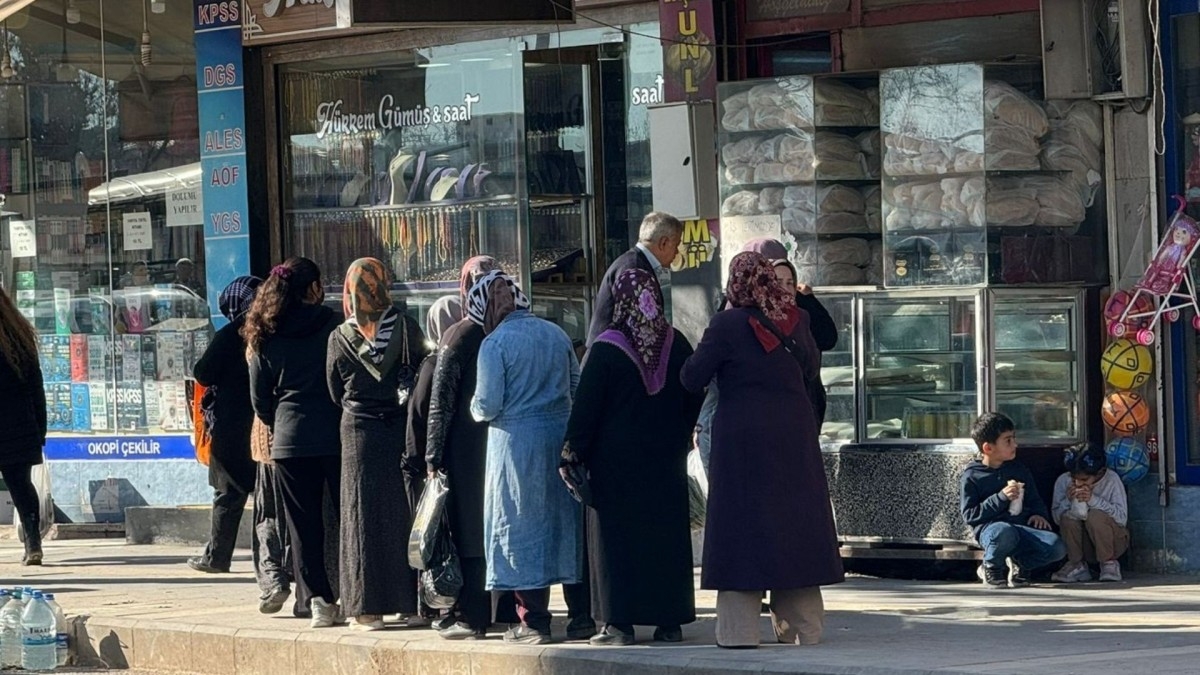 Tutdere: Adıyaman'da askıda ekmek kuyruğuna son vereceğiz  - Videolu Haber
