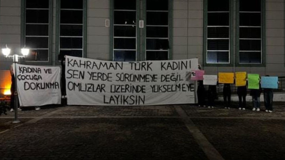 Genç Fenerbahçeliler Adıyaman Üniversitesi'nde İkbal Uzuner ve Ayşenur Halil'i andı