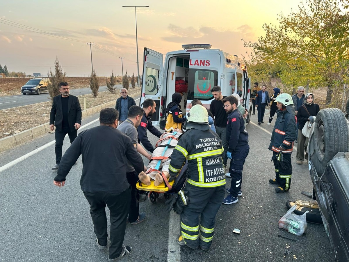 Kahta’da takla atan otomobildeki 4 kişi yaralandı