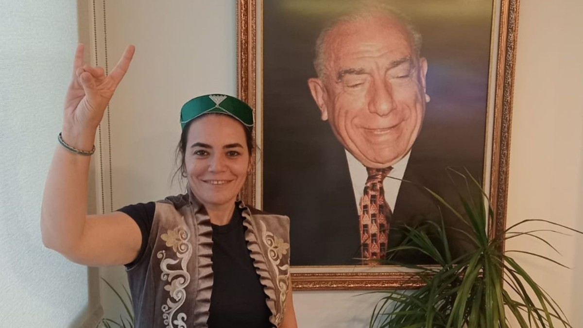 Ayyüce Türkeş'ten Bahçeli'ye Öcalan tepkisi: 'Türkeş’in resimlerini indirip, terörist başının resimlerini assınlar'