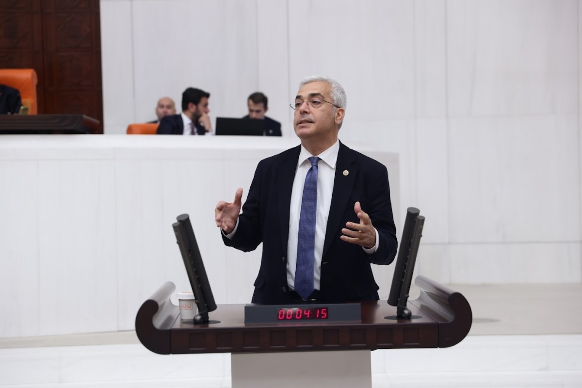 İzmir Milletvekili Salih Uzun Demokrat Parti’den istifa etti
