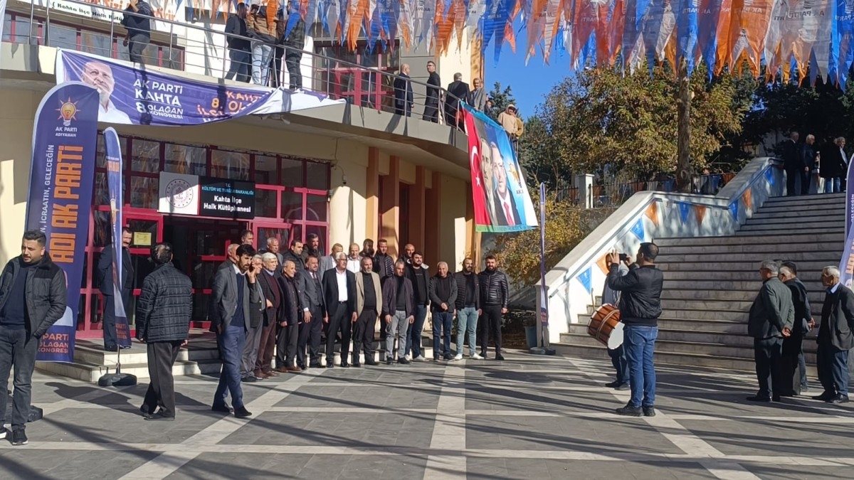 AK Parti'den Kahta'da duyarsız kongre: 'Öğrencileri Hiçe Saydılar'  - Videolu Haber