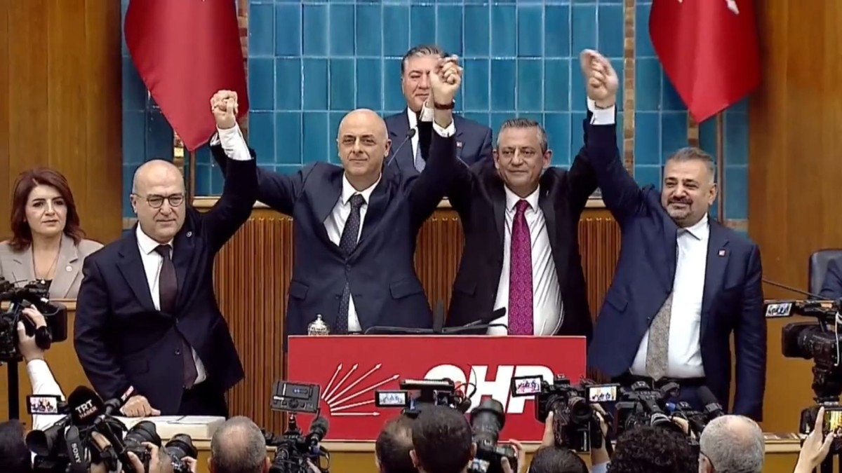 İYİ Parti’den istifa eden Ümit Özlale CHP’ye katıldı