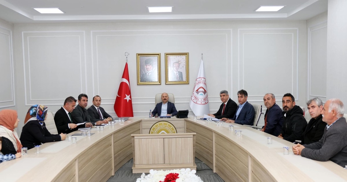 Vali Varol iş arayan vatandaşları dinledi